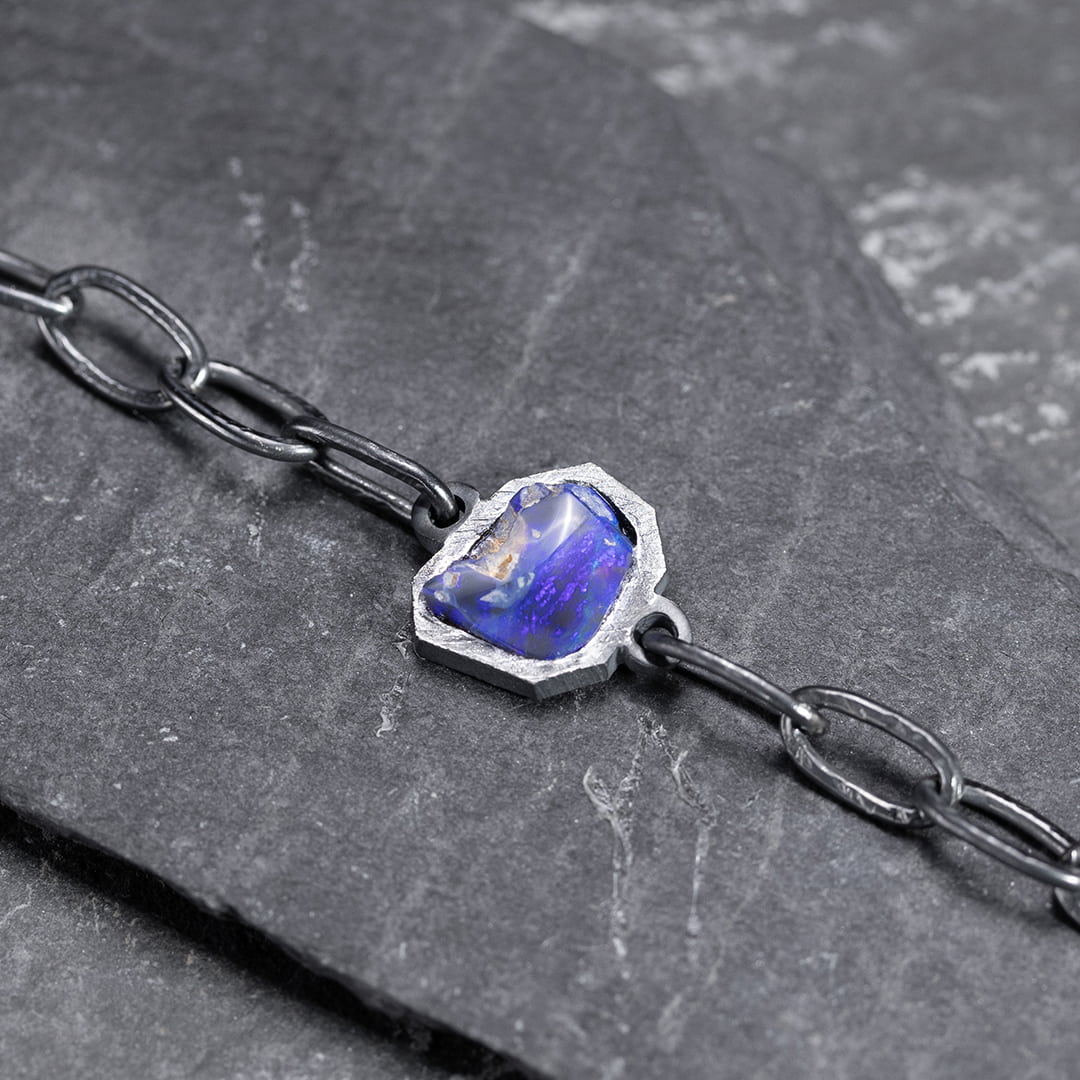 bracelet en argent et opale noire bleue d'Australie