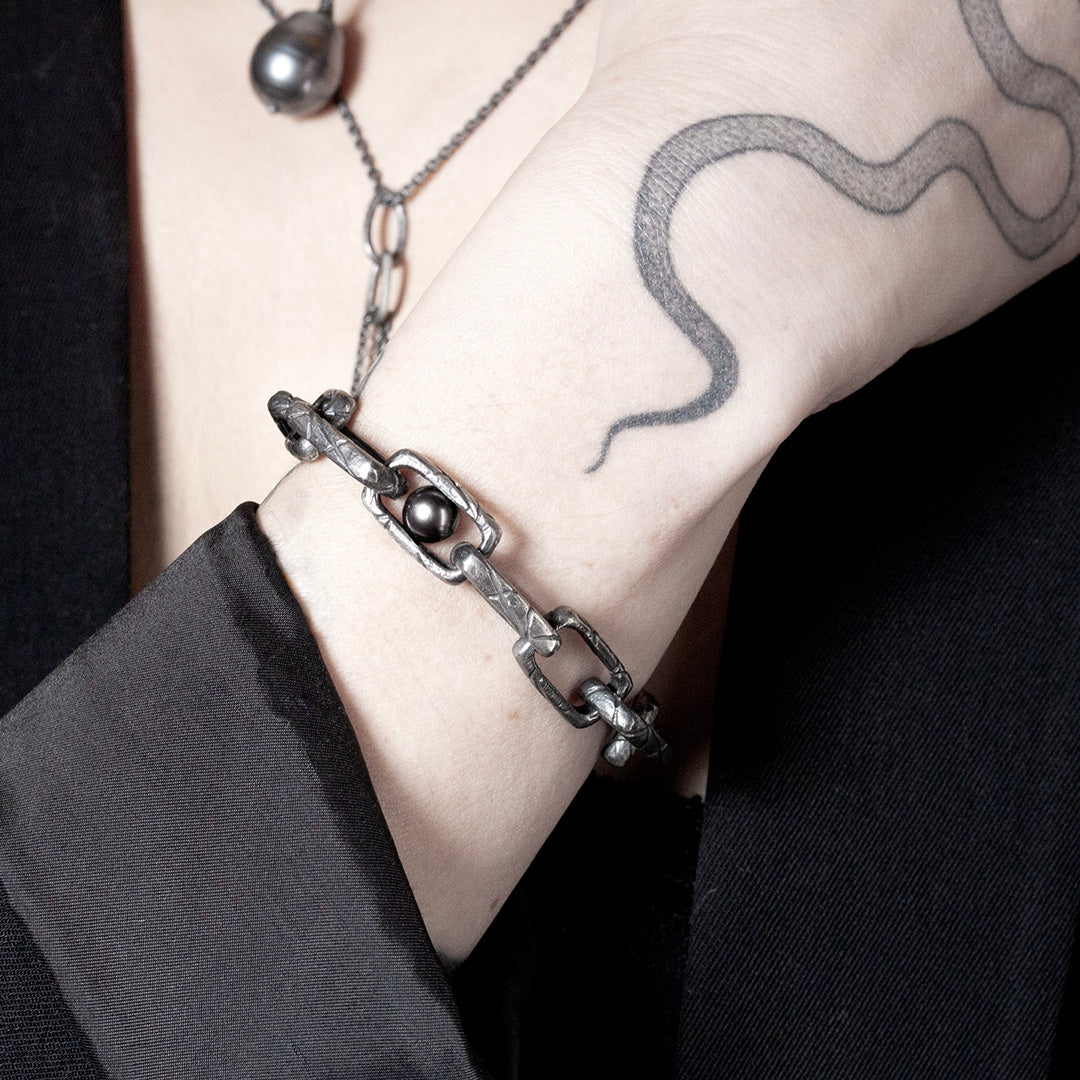 bracelet en argent noir et perle noire de Tahiti