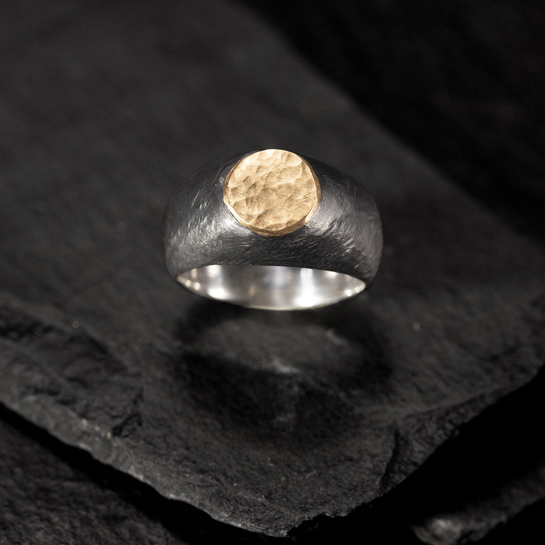 bague chevaliére massive en argent noir et or jaune 