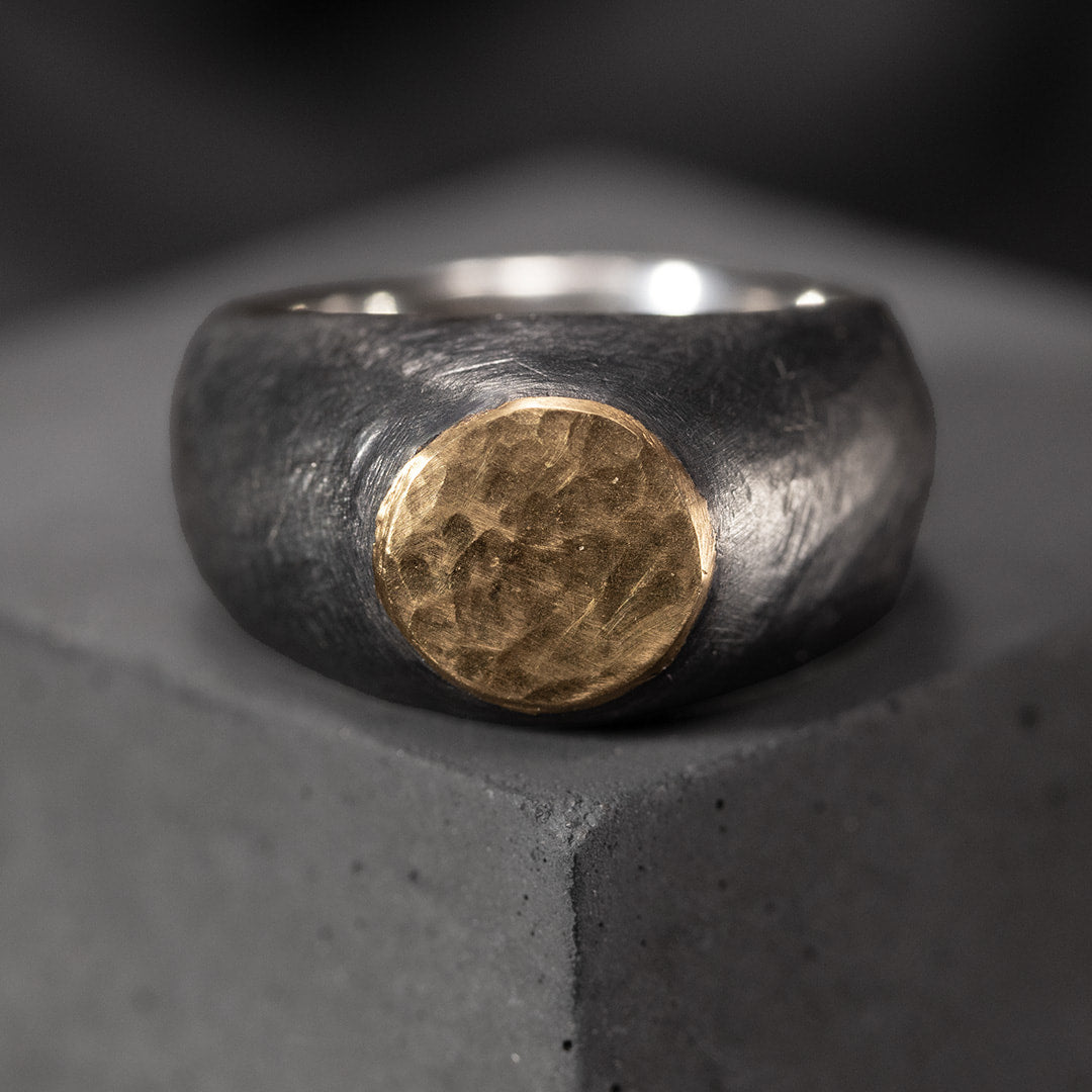 bague chevaliére massive en argent noir et or jaune 