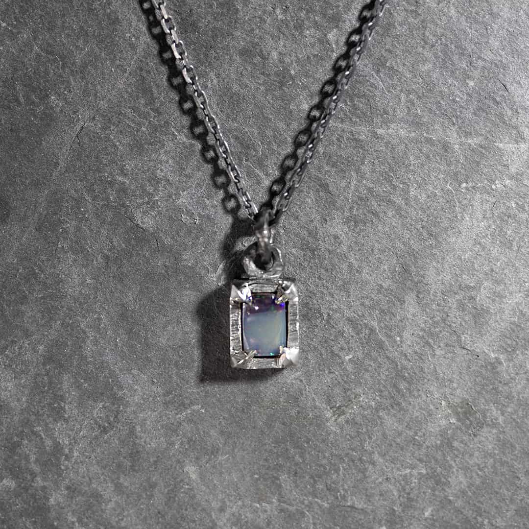 pendentif en argent et opale brute rectangle