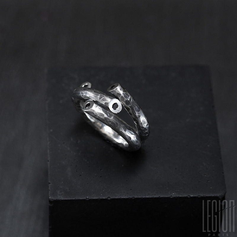 bague en argent noir et diamant noir