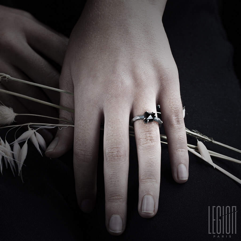 BAGUE EN ARGENT NOIR ET ONYX NOIR