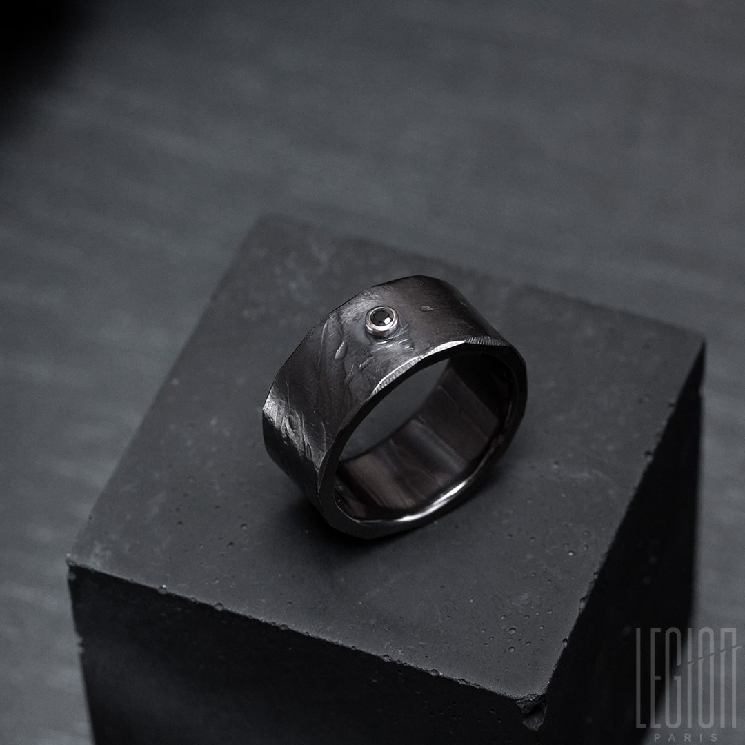 Bague large en argent noir et diamant noir