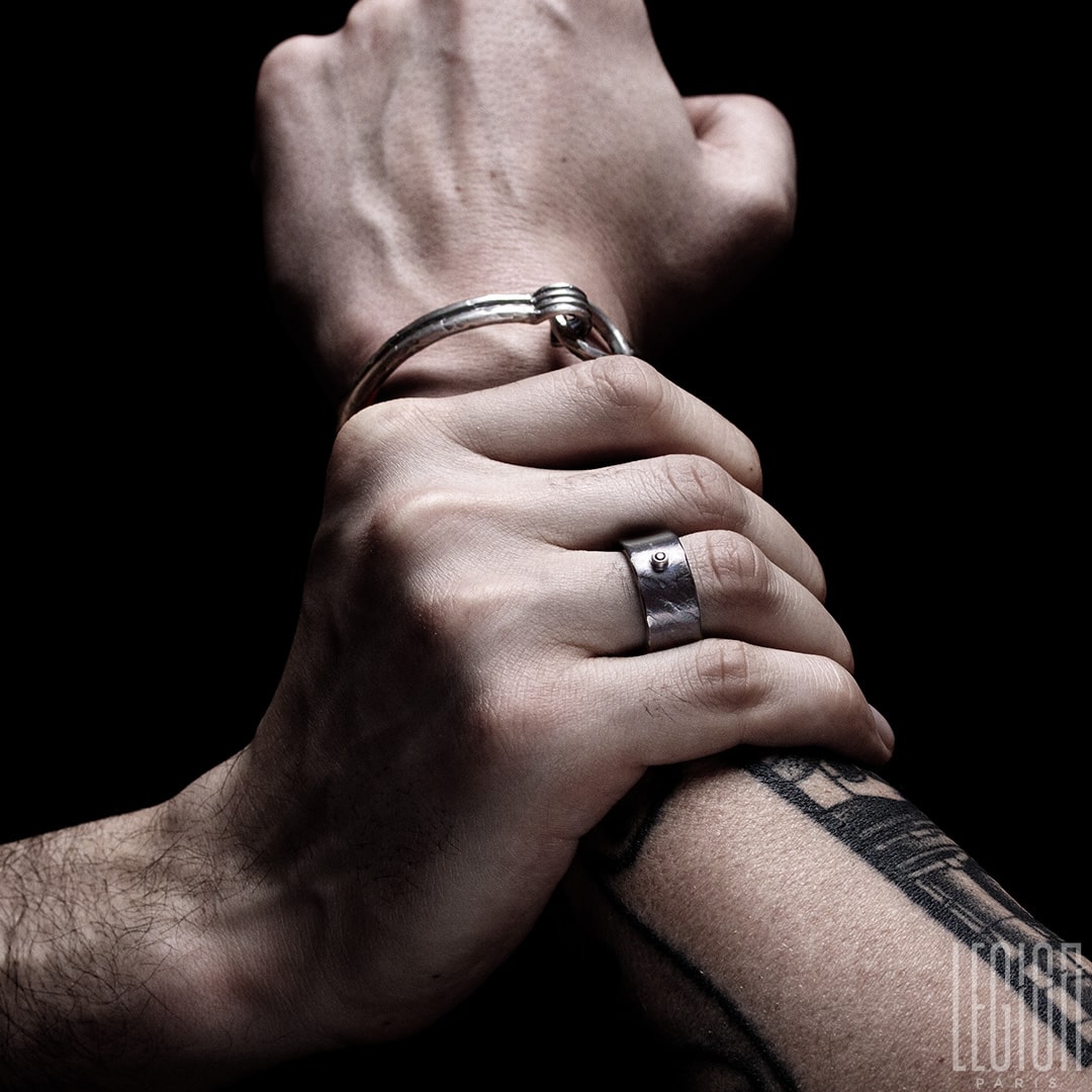 Bague large en argent noir et diamant noir