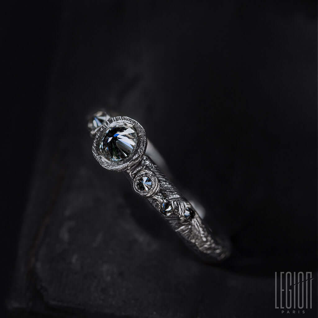bague or blanc diamants sertis à l'envers 1 Legion Paris