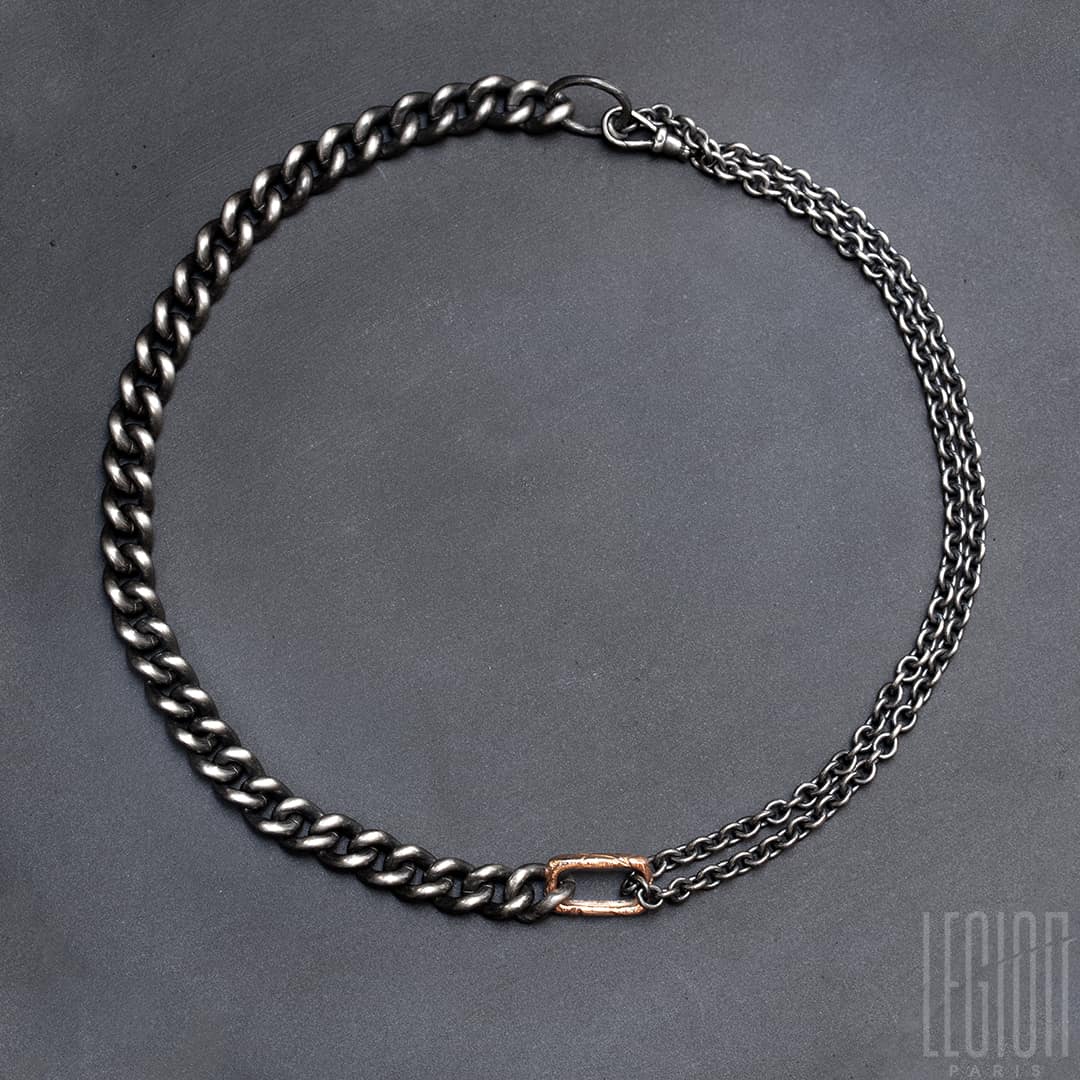 collier en argent noir et or rouge avec des chaines gourmette