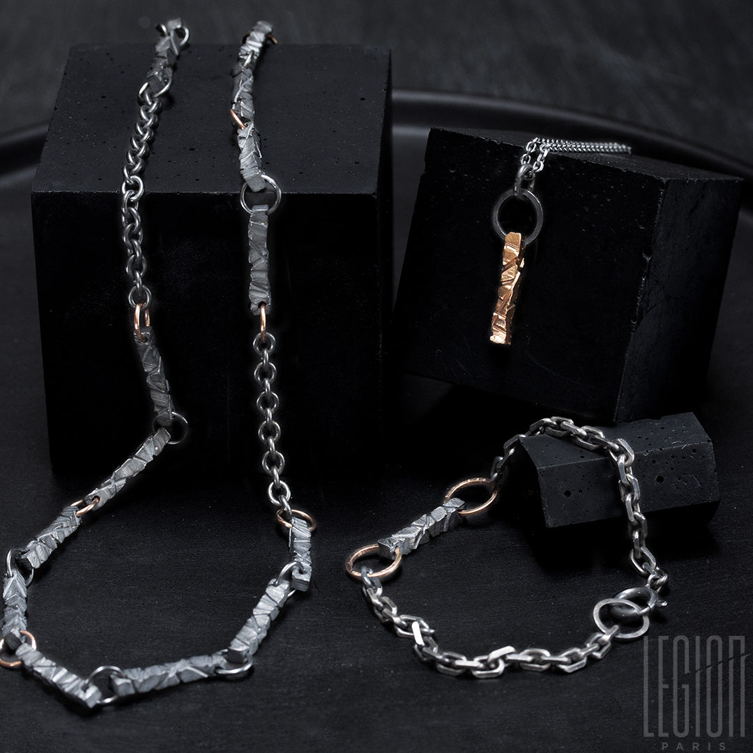 sautoir pièce unique sur mesure en argent noir et or rouge