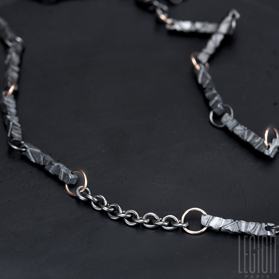 sautoir pièce unique sur mesure en argent noir et or rouge