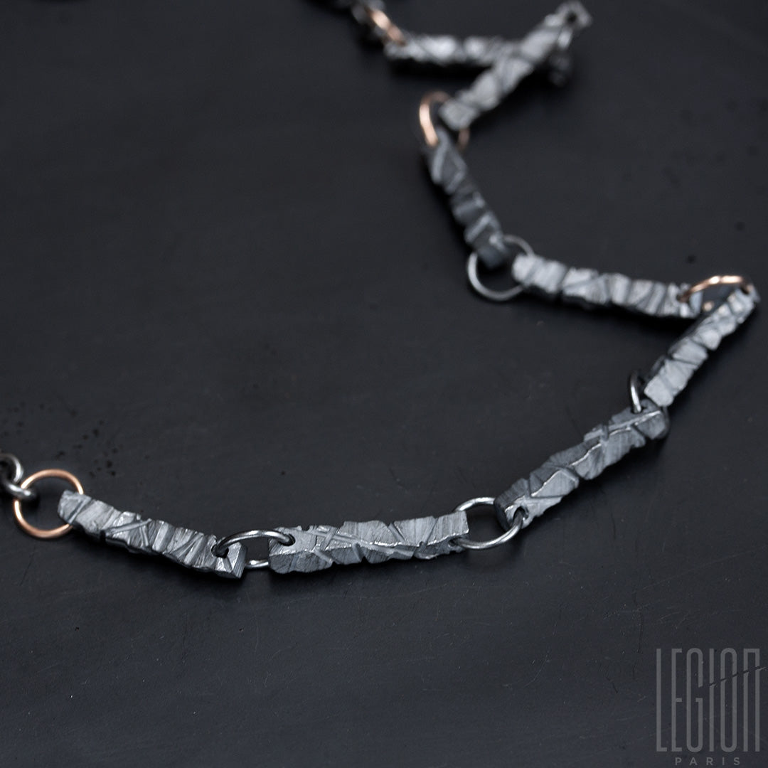 sautoir pièce unique sur mesure en argent noir et or rouge